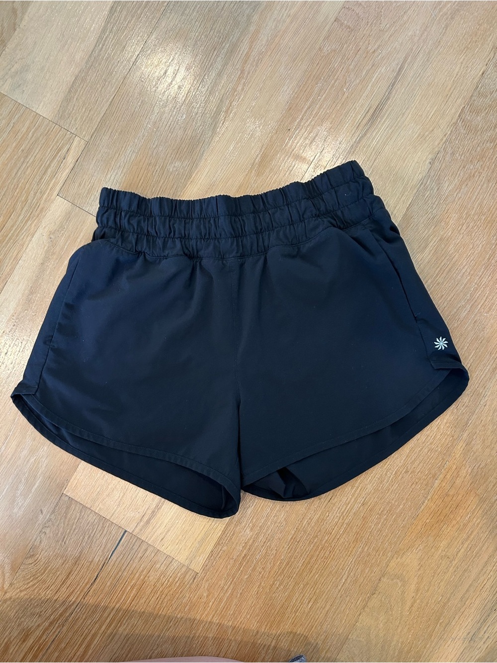 Athleta Girl Run Free 2.5” Short (w/ pockets)